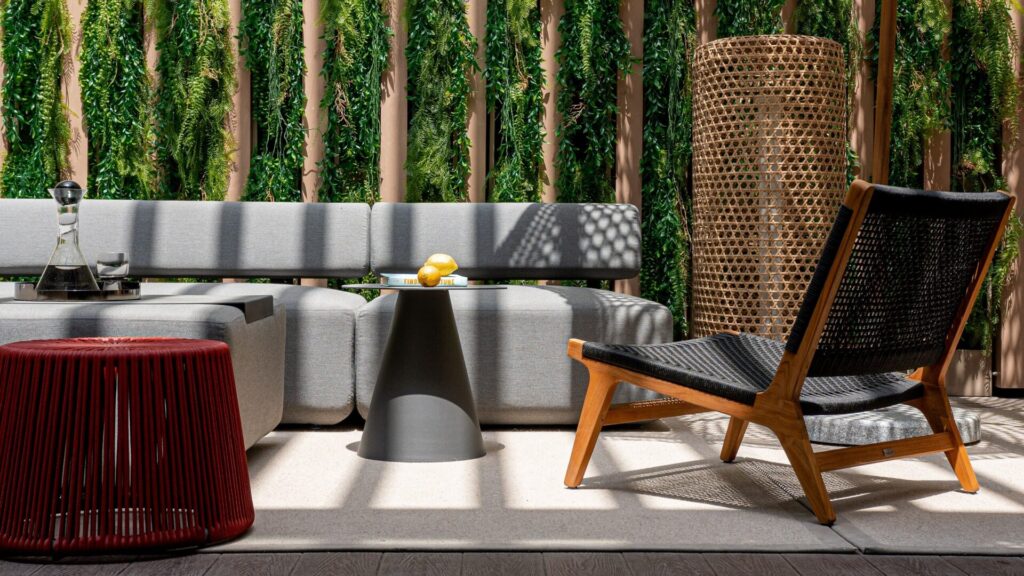 Backyard terrace(1)