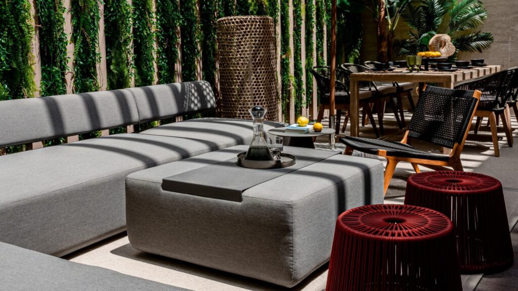 Backyard terrace(3)