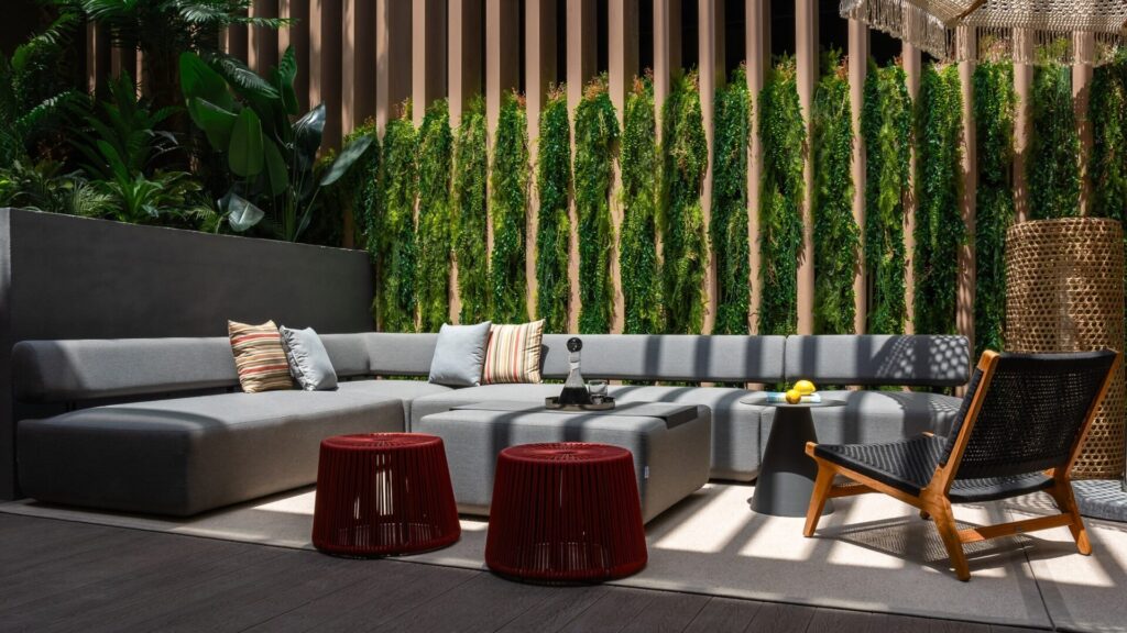 Backyard terrace(4)