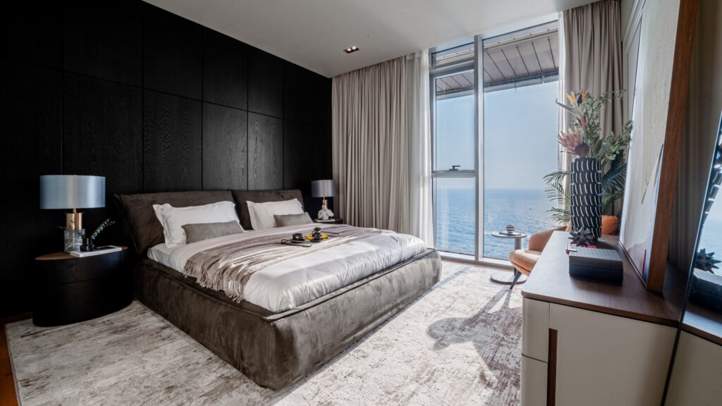 Master bedroom(1)