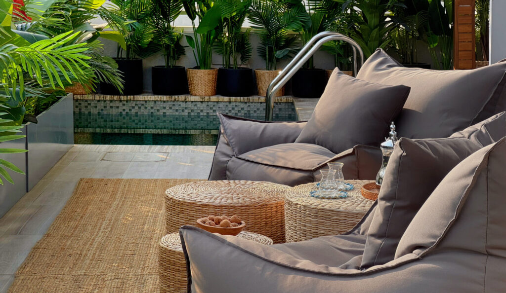 Pool terrace(1)
