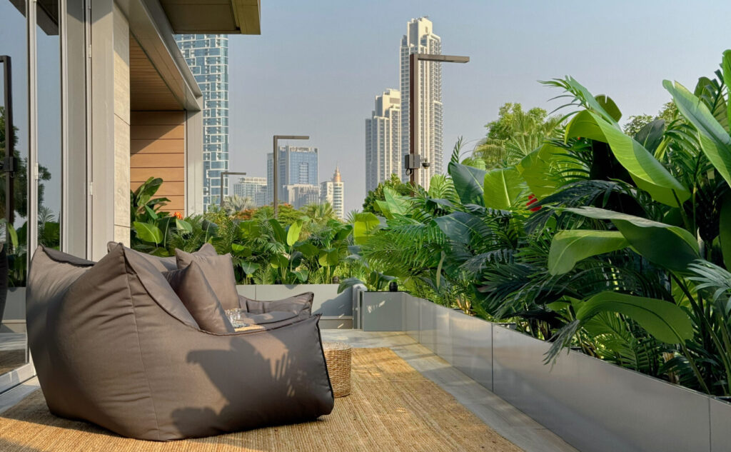 Pool terrace(2)