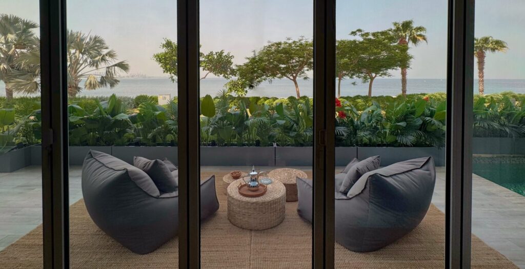 Pool terrace_(1)